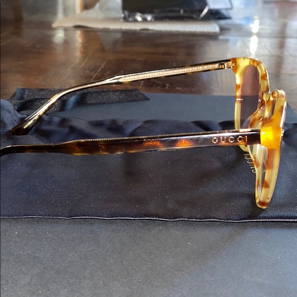 Gucci Sunglasses - Picture 6 of 6
